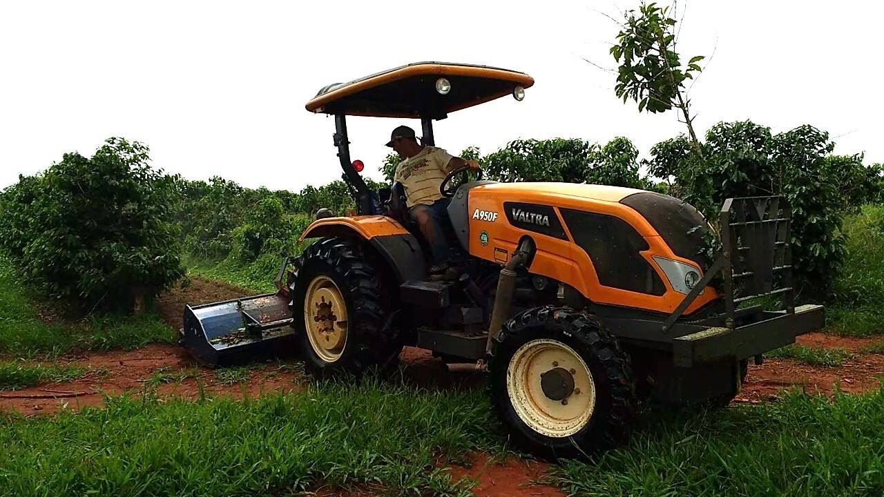 Valtra A950F com trincha Pinhalense leve 1,60m