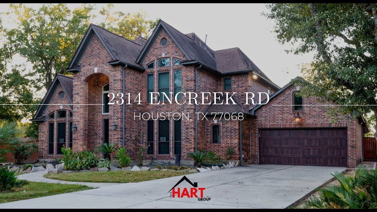 Luxurious 4-Bedroom Houston Home with Theater & Chef’s Kitchen