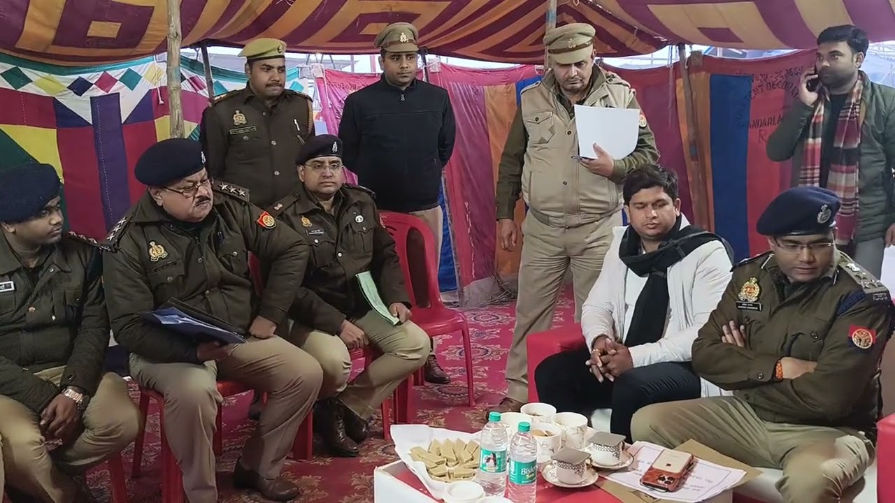 Kanpur DIG जिला पुलिस अधिक के साथ पहुंचते ही मेले में भारी संख्या में पुलिस बल हुआ सतर्क ।