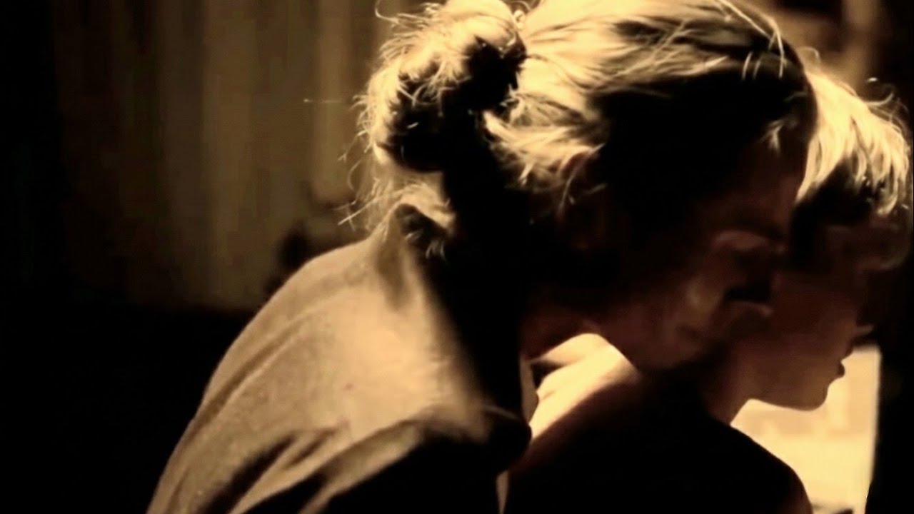 Mère et fils : un amour, un secret… une nuit qui a tout changé...