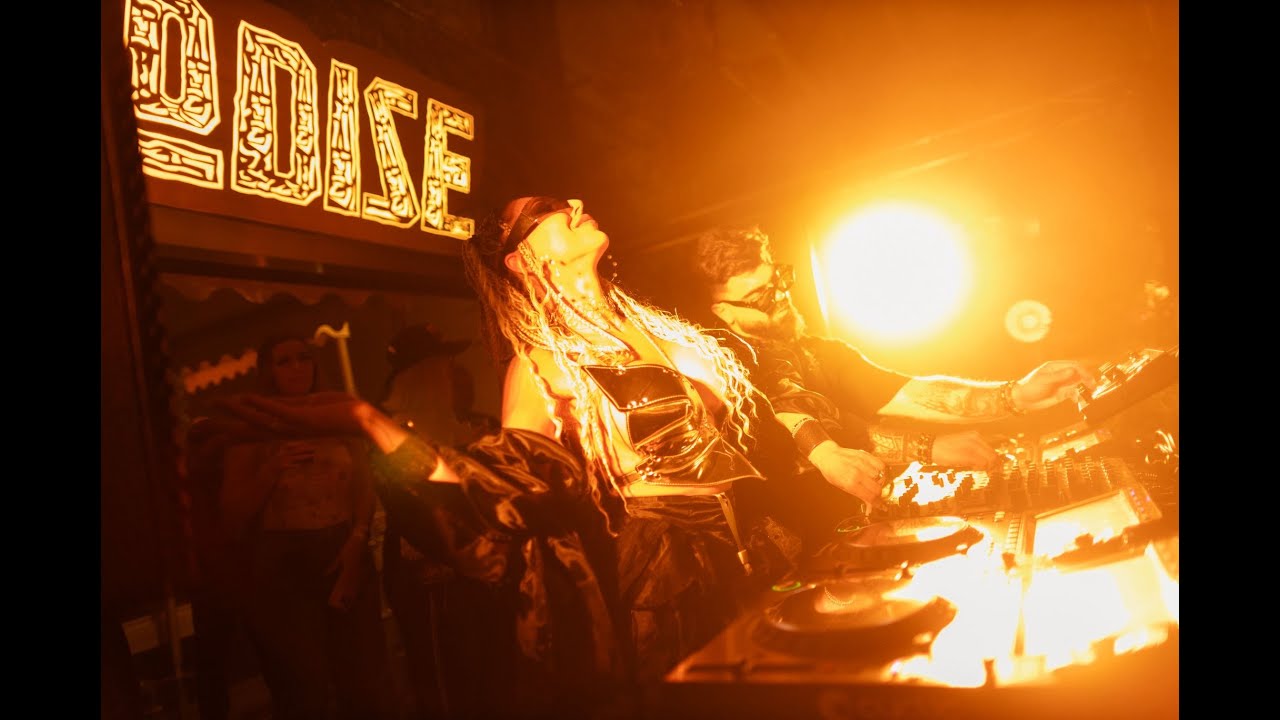 MuTT&Dee - Afrodise x Moots by Celestio Baia Mare