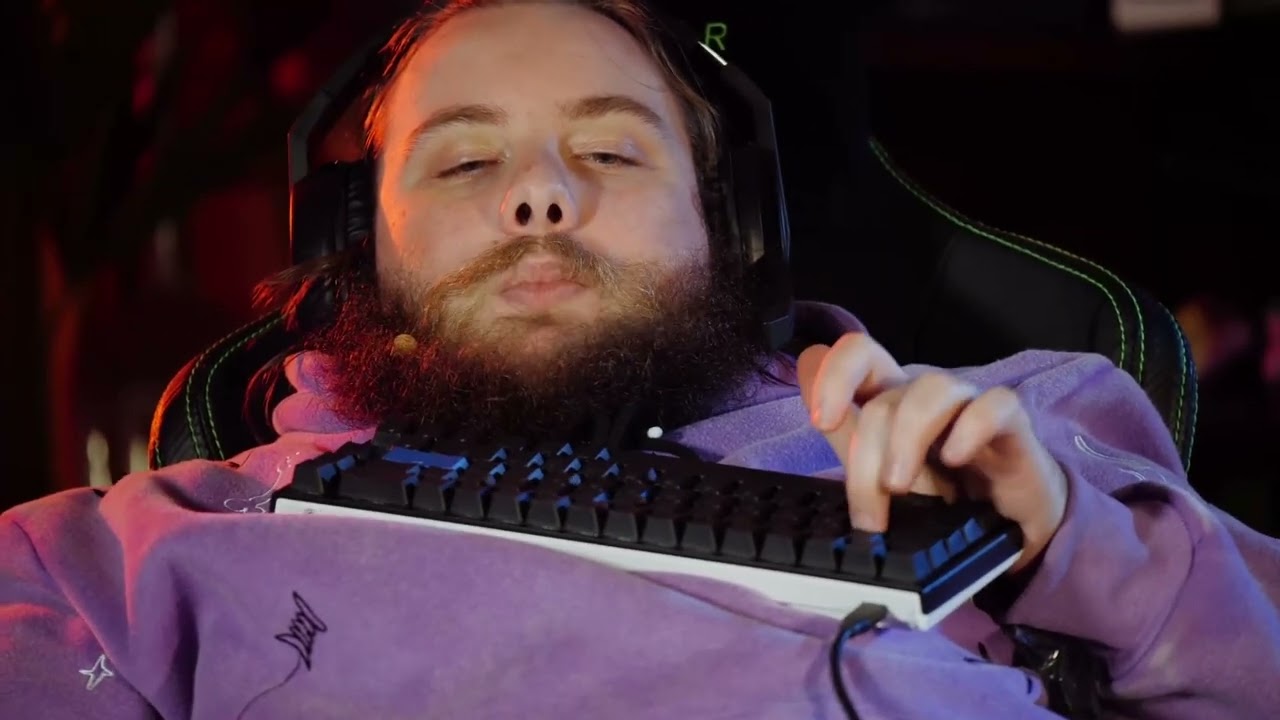 cold ones - ducky keyboard ad : chad raiding