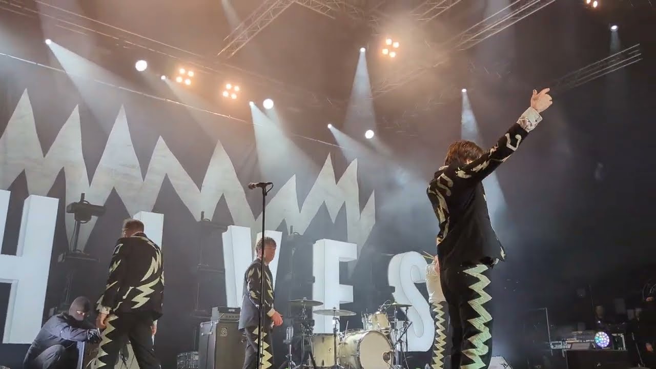 The Hives - Wolverhampton, The Halls 30.03.2024 - Come On - Smoke & Mirrors - Tick Tick Boom