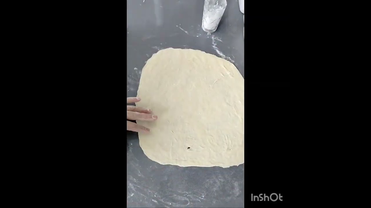 bugün sizlere değişik mantı tarifim çook lezzetli yeşil mercimekli mantı yapacağız 