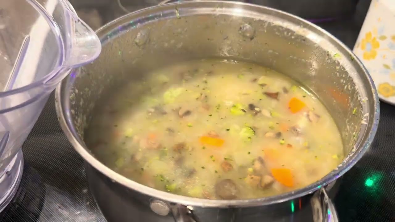 شوربة خضروات لذيذة وصحية وسهلة 