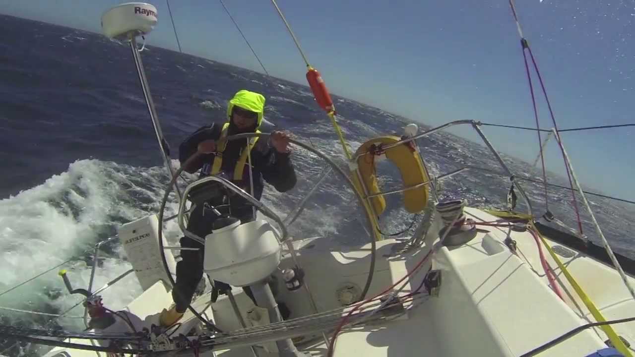 Single handed sailing - LongPac 2013