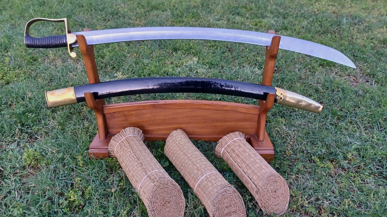 Cutting tatami mats with an early 19th century British artillery saber