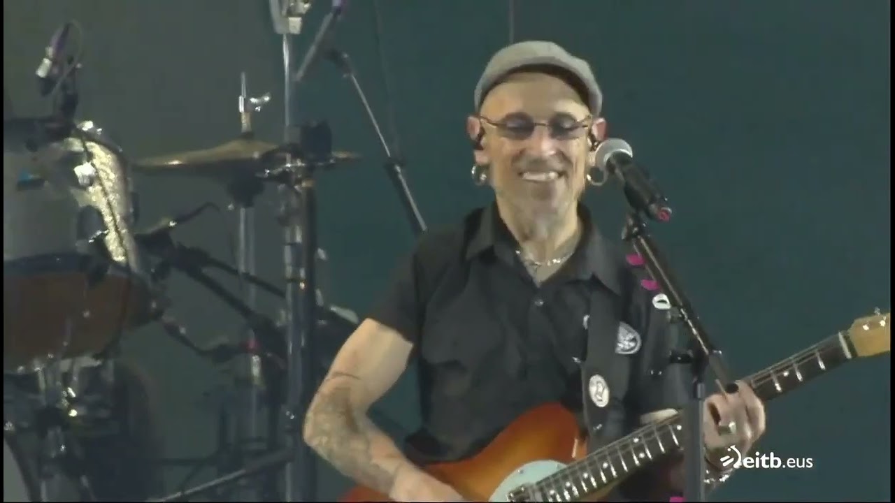 Fito & Fitipaldis - Viene y Va (feat Leiva en San Mamés)