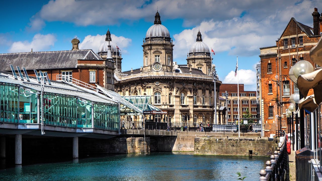 Kingston upon Hull Walking Tour: Discover England's Hidden Gems