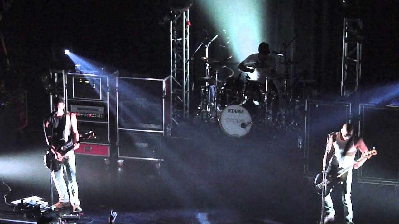Pepper performing 'Freeze' Live at The NorVa Sept 17, 2013