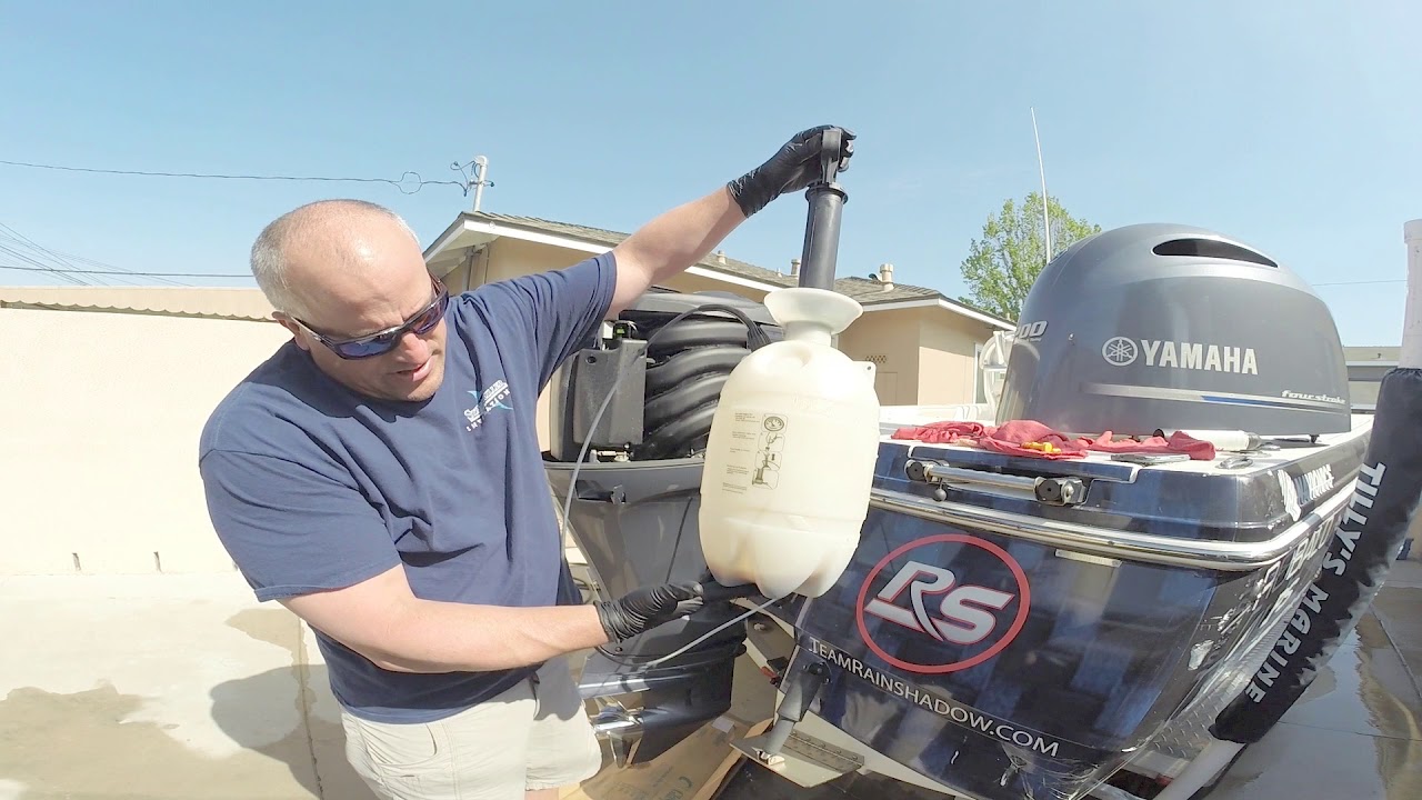 100 hour service on a 4 stroke outboard motor Yamaha