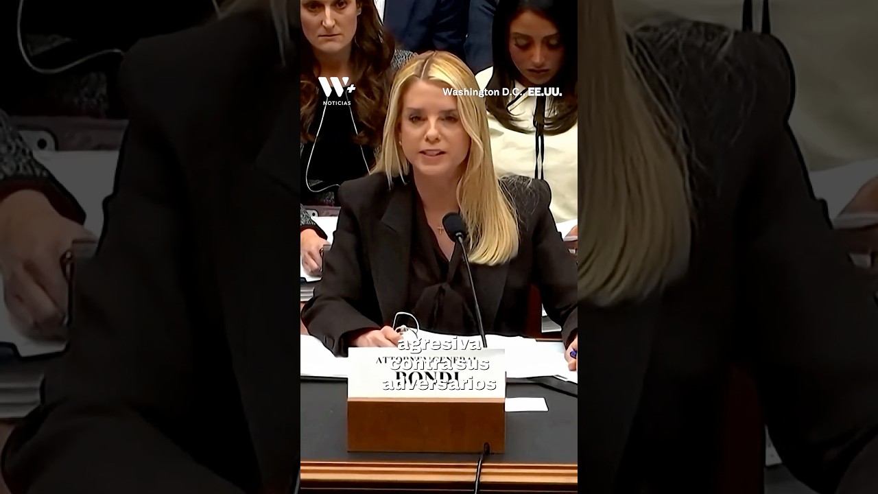 Donald Trump despide a su fiscal general Pam Bondi