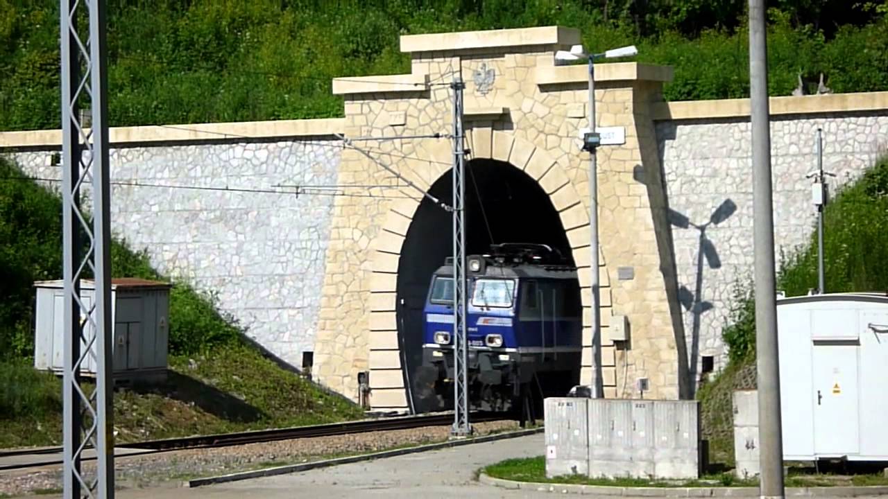 Tunel PKP w Uniejowie Rędzinach [ EIP,EIC,IC,TLK,KMŁ,Regio]
