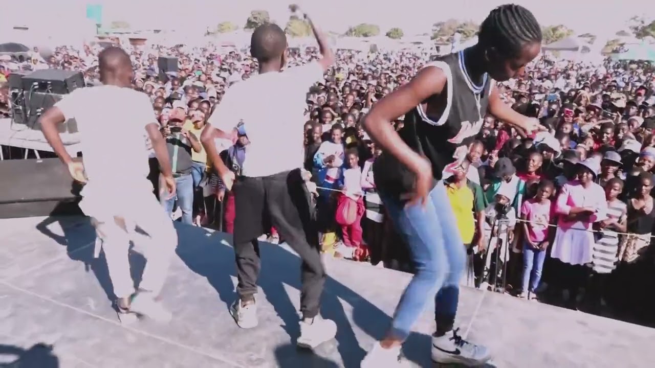 Somandla Ndebele live at Ziko National FM Roadshow