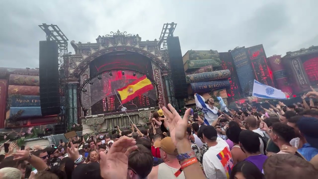Martin Garrix B2b Alesso - Starlight v Waiting for Love - Tomorrowland 2023