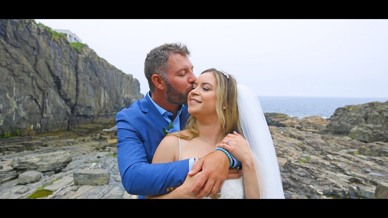 Hanna & Mathew / The Cliff House Maine Cape Neddick Wedding