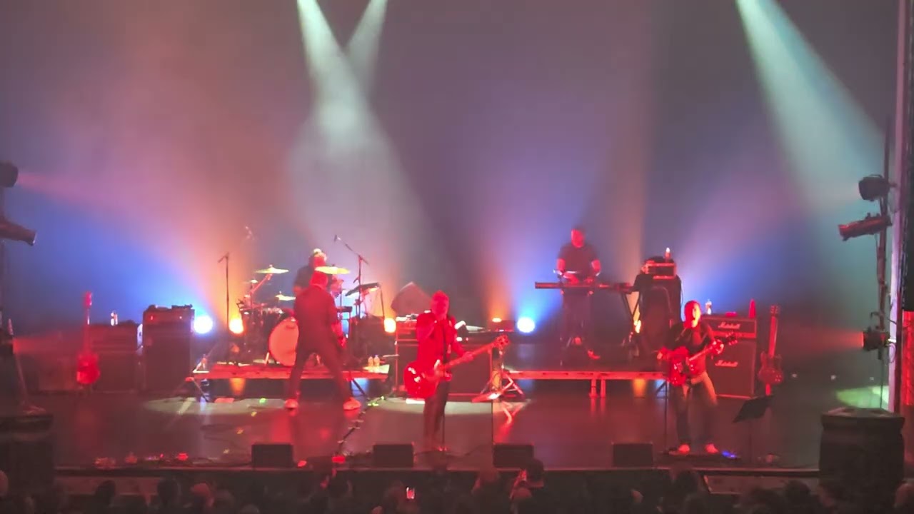 Peter Hook & The Light - Montreal 2025 - Crystal/60 Miles an Hour/Turn My Way