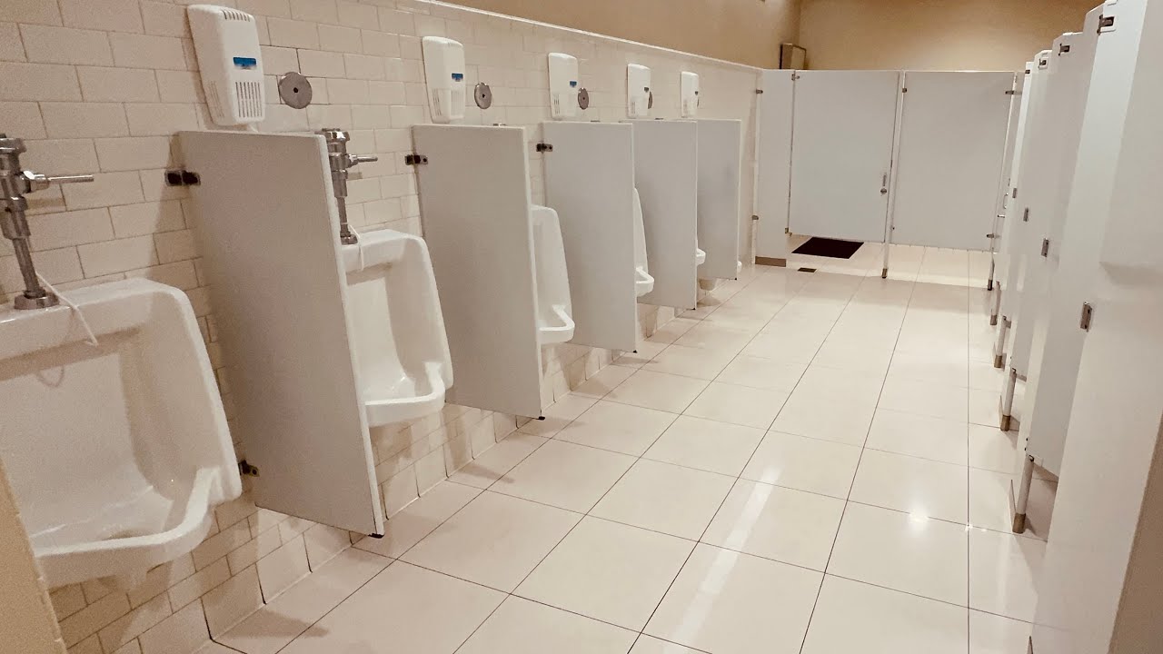 Men's & Women's Restroom Tour | American Standard Toilet Flush | Macy's, Pasadena, California, USA