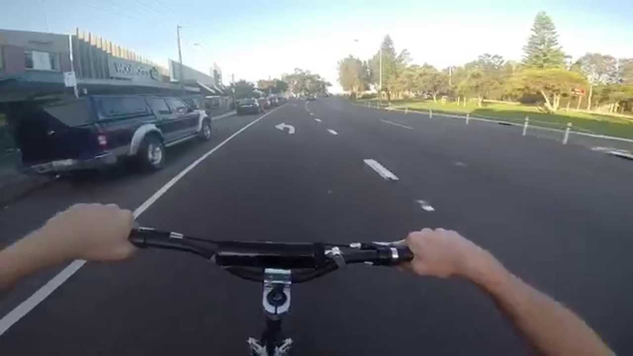 Evo 2 71 cc Scooter On/Off road, Skatepark, wheelies and jumps Starring Krauch