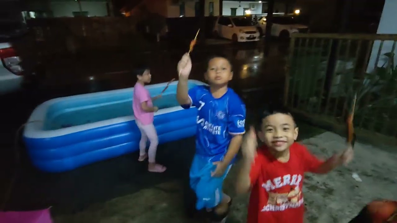 Malam amabang 31 serta birthday anak kawan...