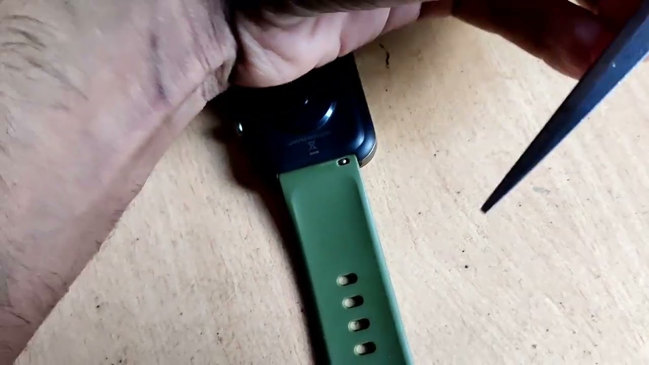 How to remove strap from boat smart watch xtend