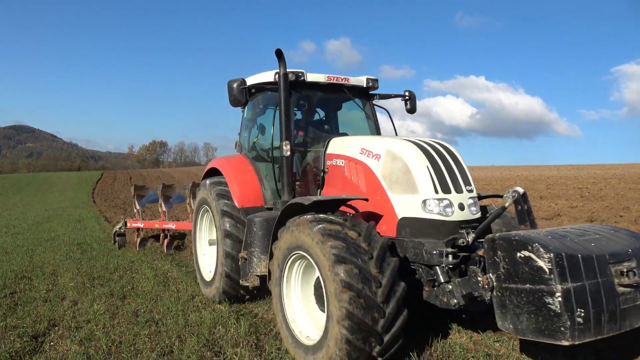Steyr CVT 6160 Herbstpflügen