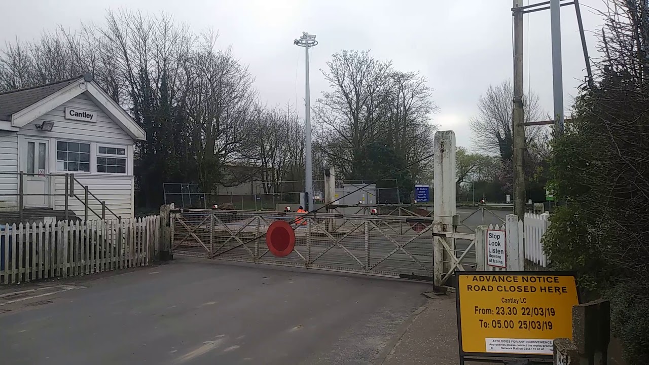 Cantley Station LC, 153309 (22/03/2019)