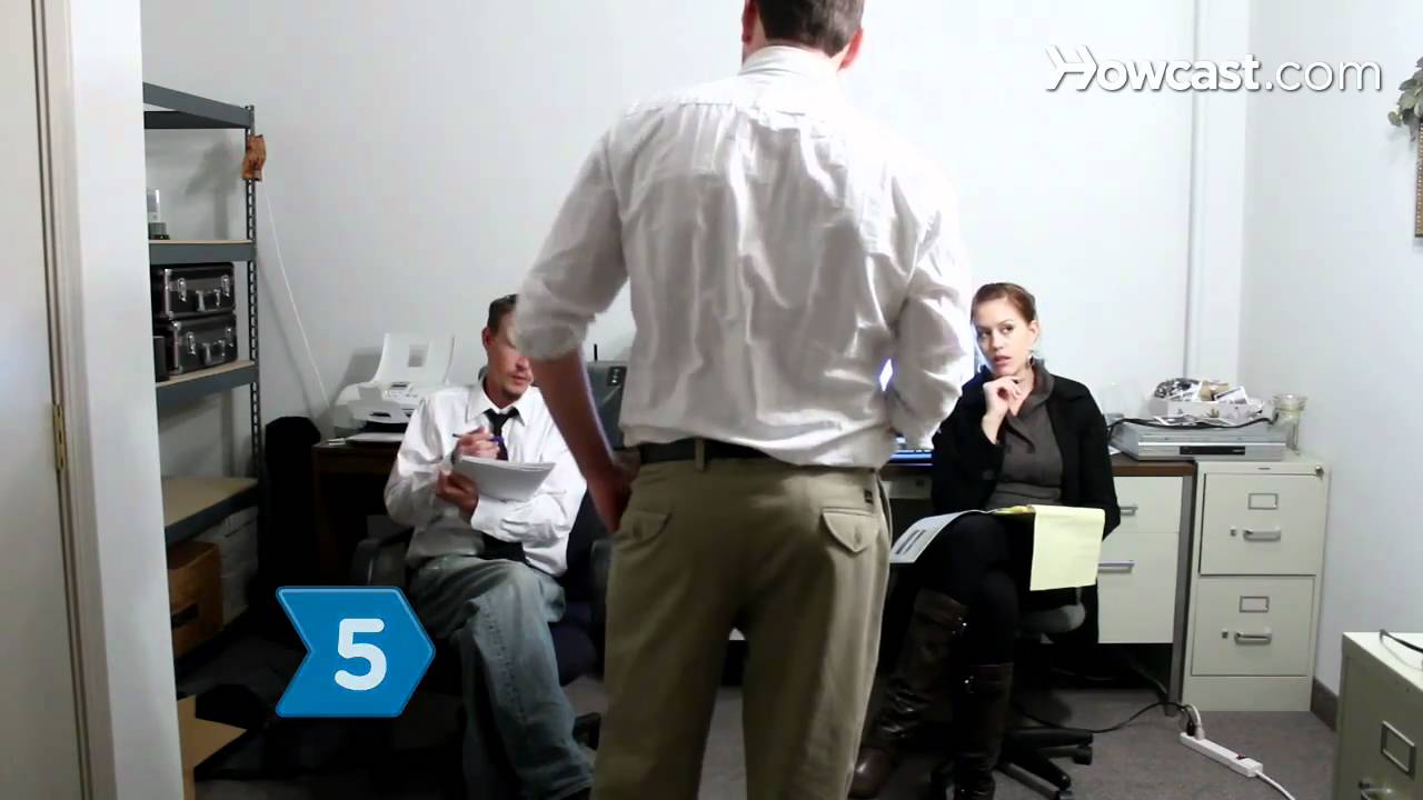 How to Practice Proper Business Meeting Etiquette
