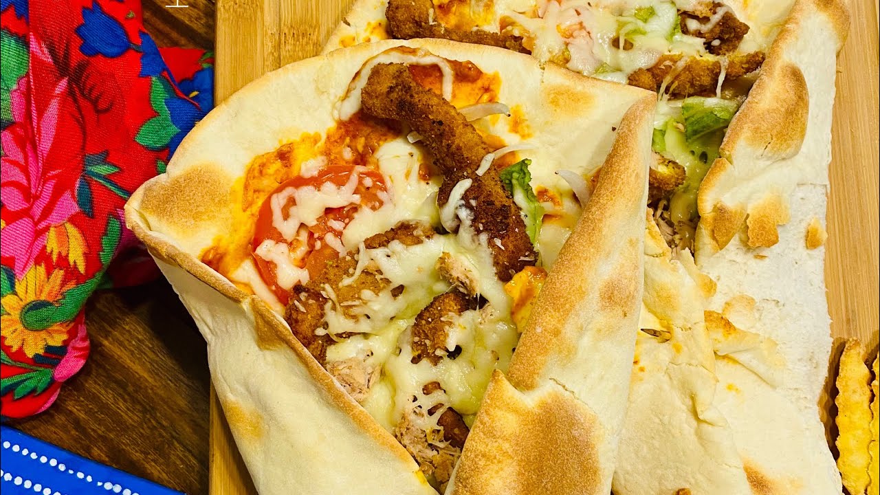 Sandwich makloub tunisien avec des escalopes panées مقلوب تونسي ساهل و بنين