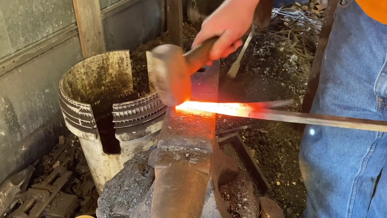 Blacksmithing a simple Fireplace Poker