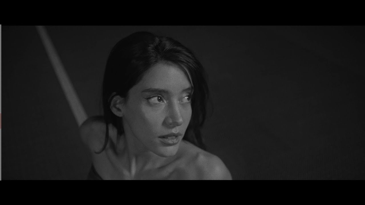 Un peu d'amour français (Un poco de amor francés) - Yvonne