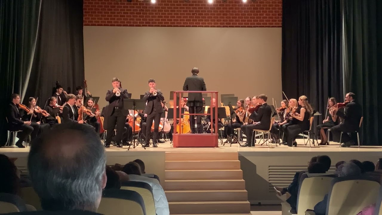VIVALDI: Concierto para dos trompetas en Do M (Melchor Collado y Alejandro Sebastián, solistas)