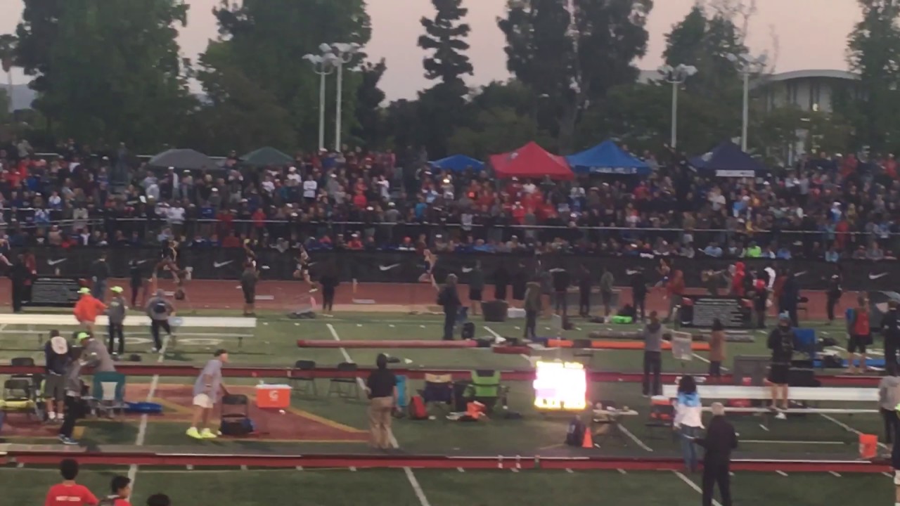 Sydney McLaughlin sets national record 300 hurdles
