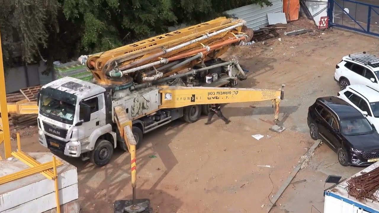 קטעים באתר בנייה 28