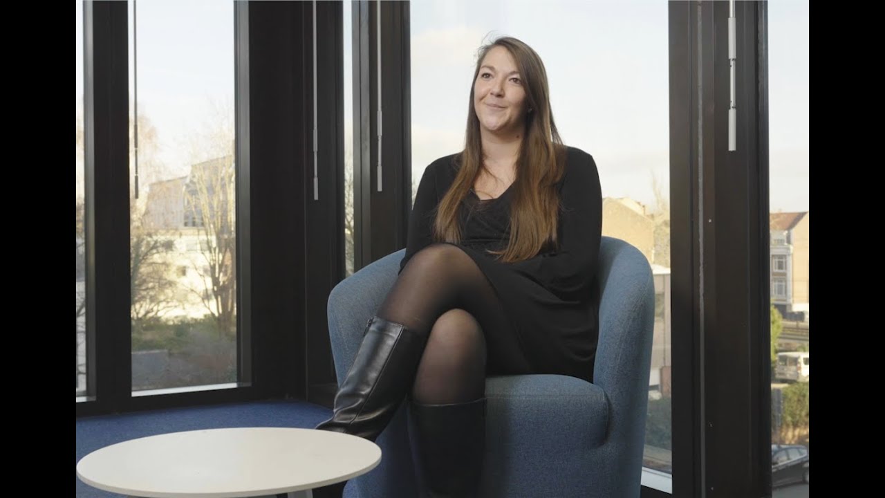 Viens à la rencontre de Davina, Chargée d'Affaires Entreprises à la Banque Populaire du Nord.