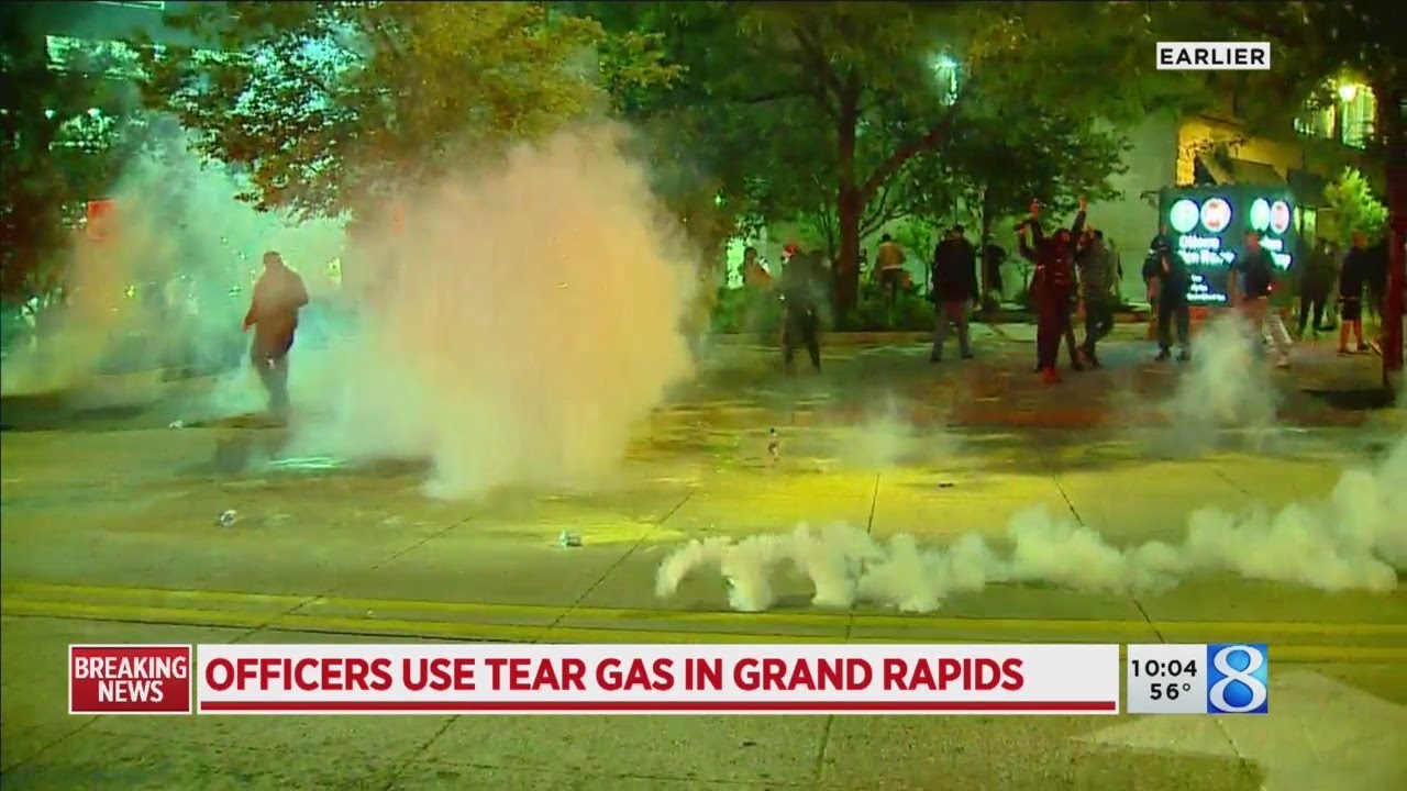 Police utilize gas to get large, unruly protest to disperse