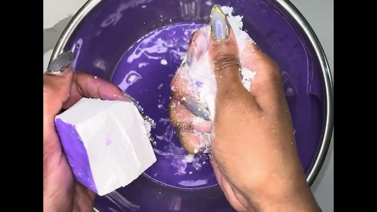 FULL VIDEO: Hydrophobic Gym Chalk Crush 💜💜 #crunchycrumbles #satisfying #chalkcrushasmr