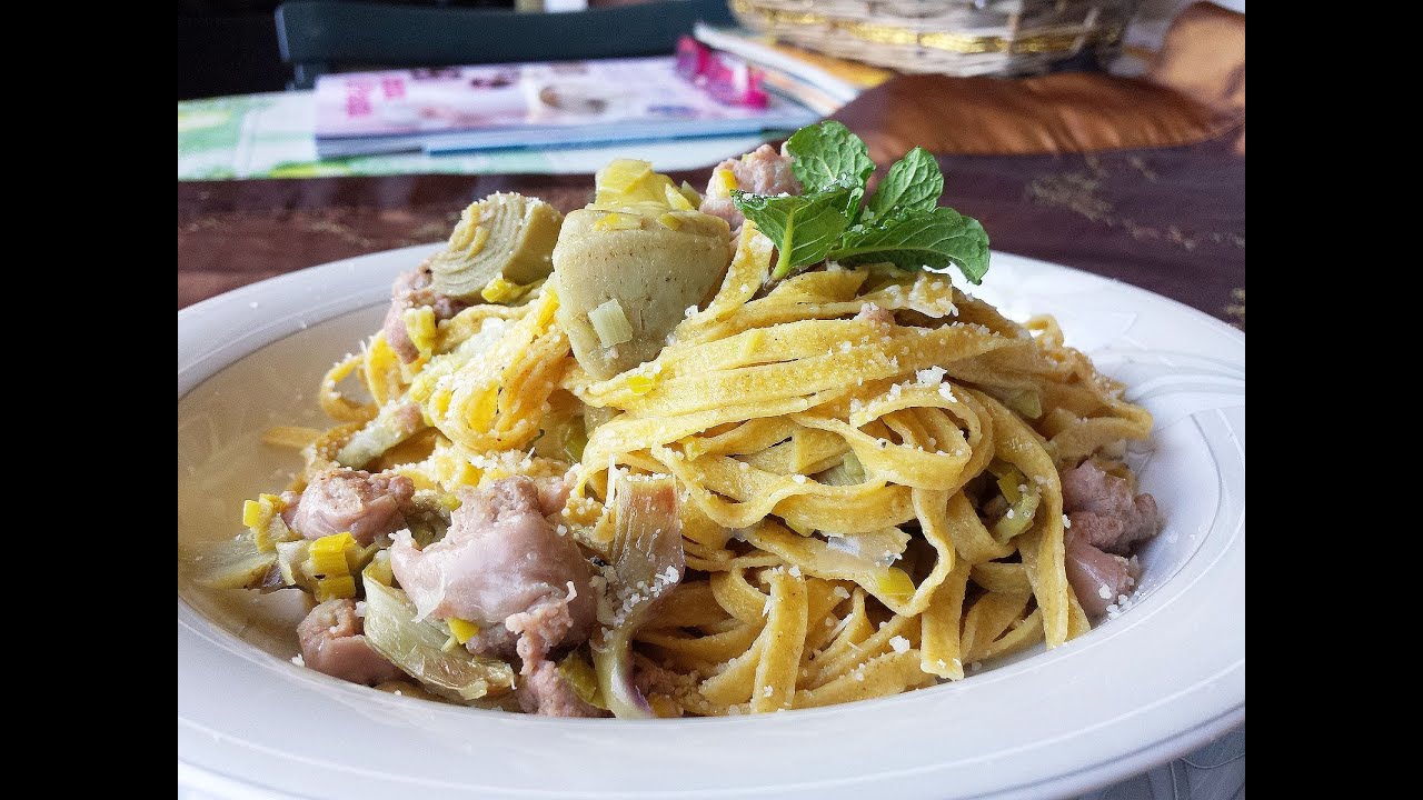 Tagliatelle carciofi e salsiccia - Le video ricette di Lara