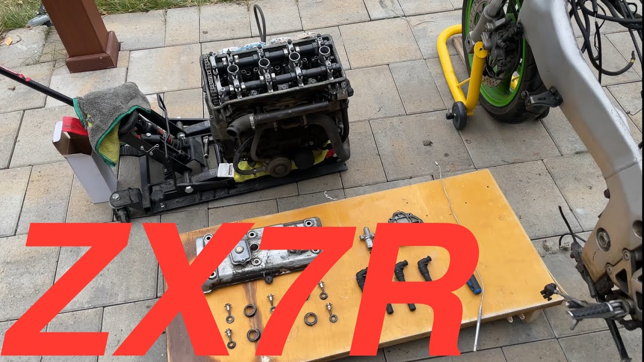 1994 ZX7R Engine apart and few other details…