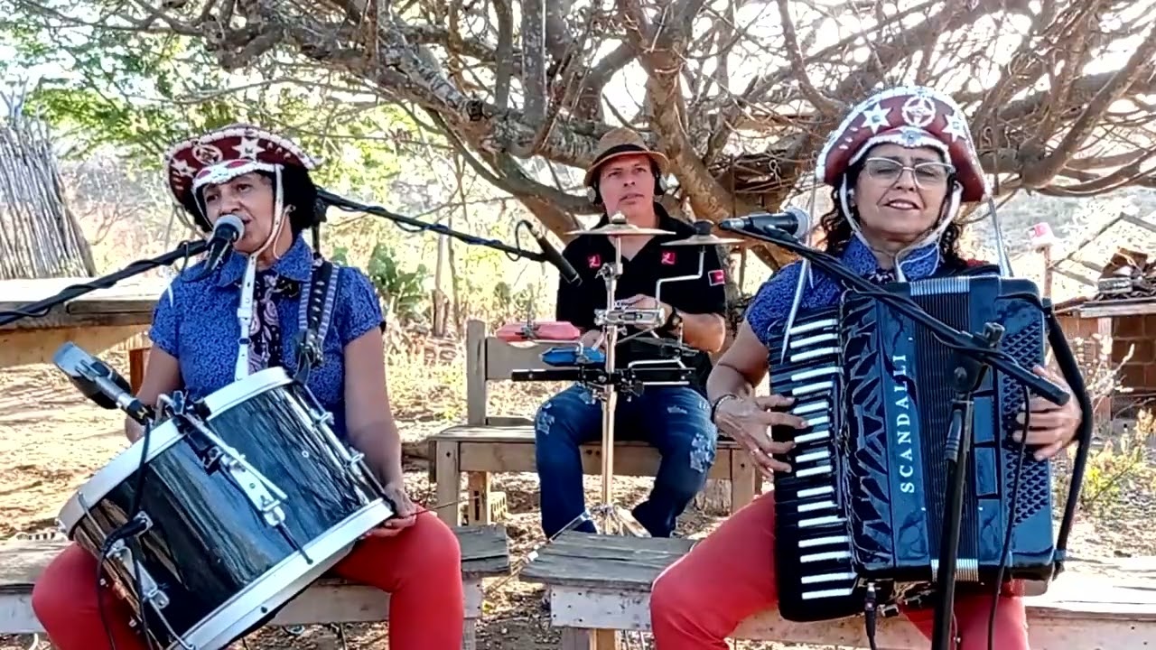 SOCORRO E MAAZÉ HOMENAGEM REI LUIZ GONZAGA