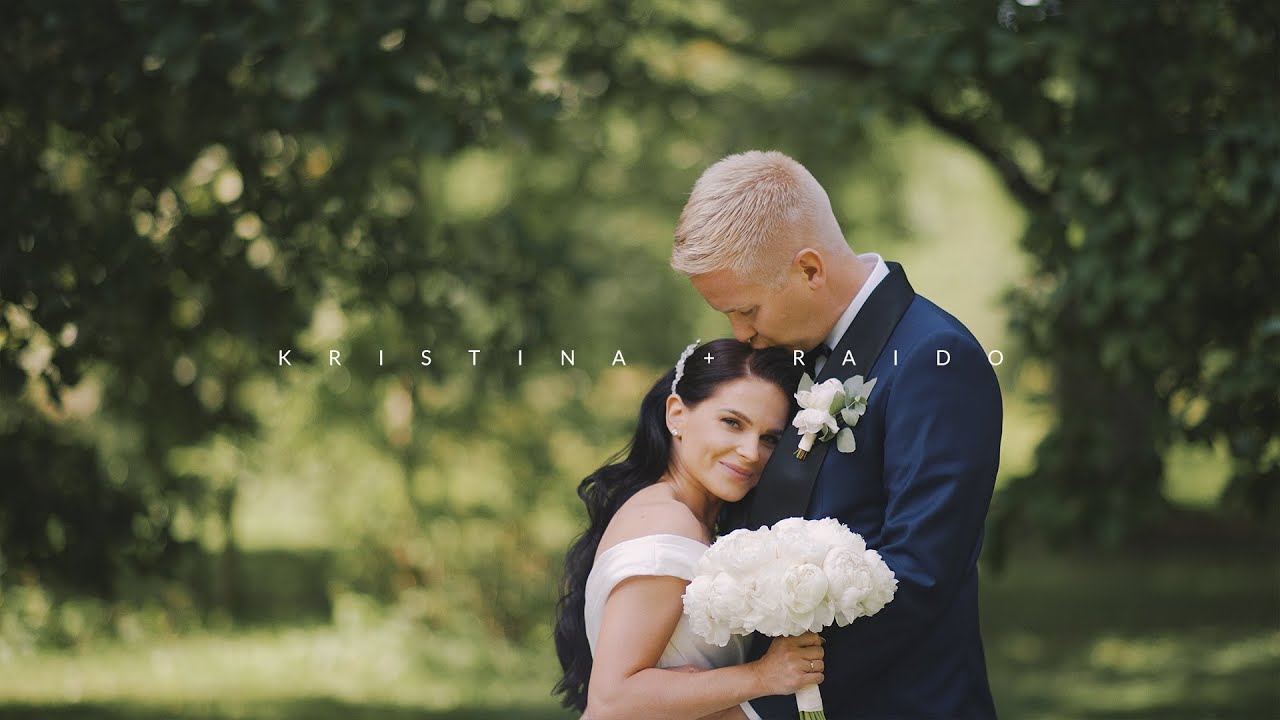 Kristina & Raido // luxury outdoor wedding in the Old Town of Tallinn and Kau Manor in Estonia