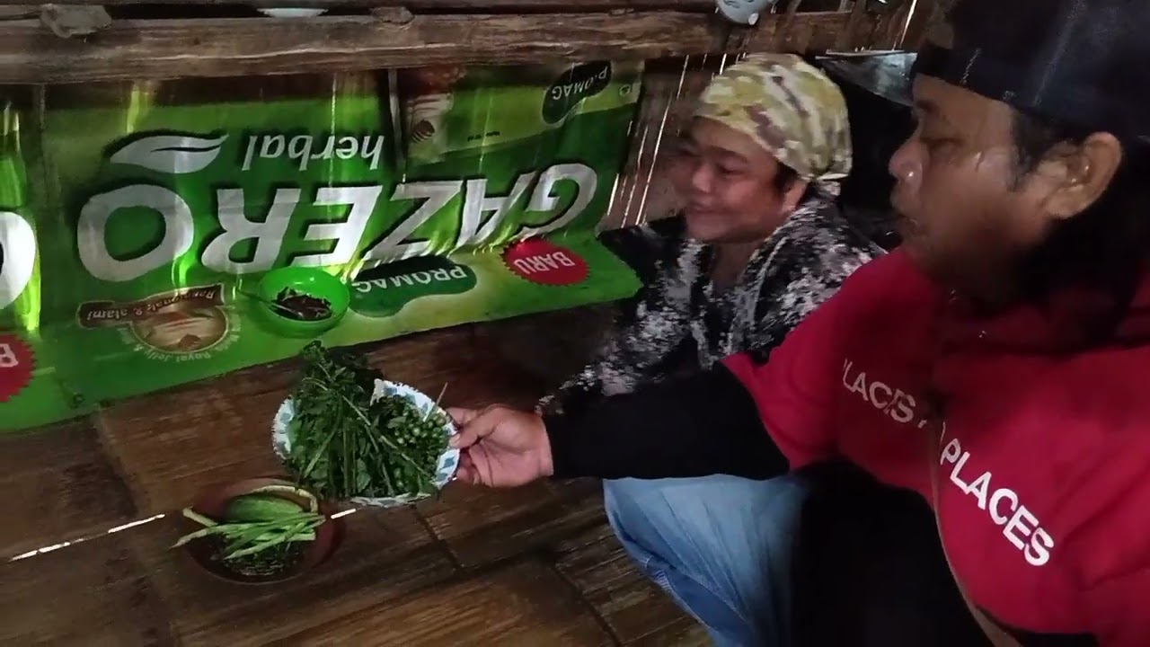 Gubuk reyot ditengah hutan, ibu tati hidup berdua dengan suaminya ditempat terpencil