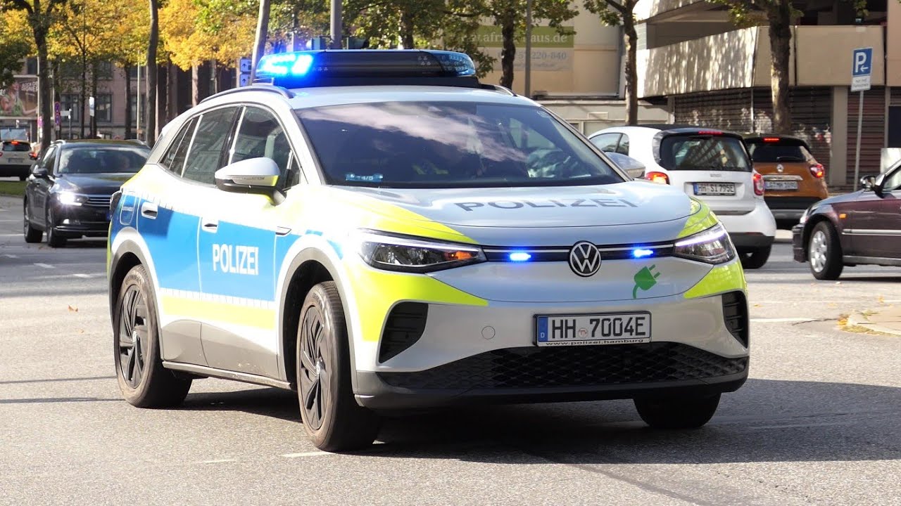 [Streifenwagen der Zukunft|| ID.4.]  Peter 14/5 der Polizei Hamburg auf Einsatzfahrt