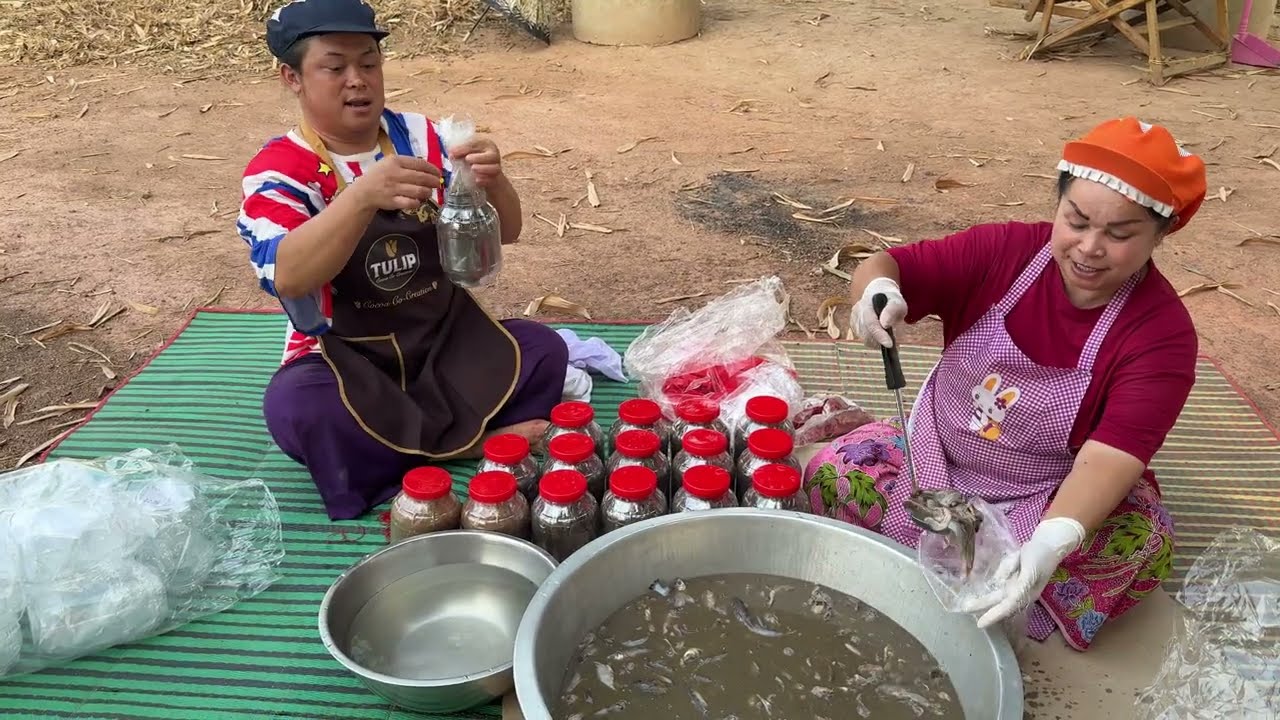 ปลาร้าโหน่ง ปลาร้านัวปลาร้าทำได้อยาก กว่าจะออกมาได้ขนาดนี้ หมักมาเป็นปี