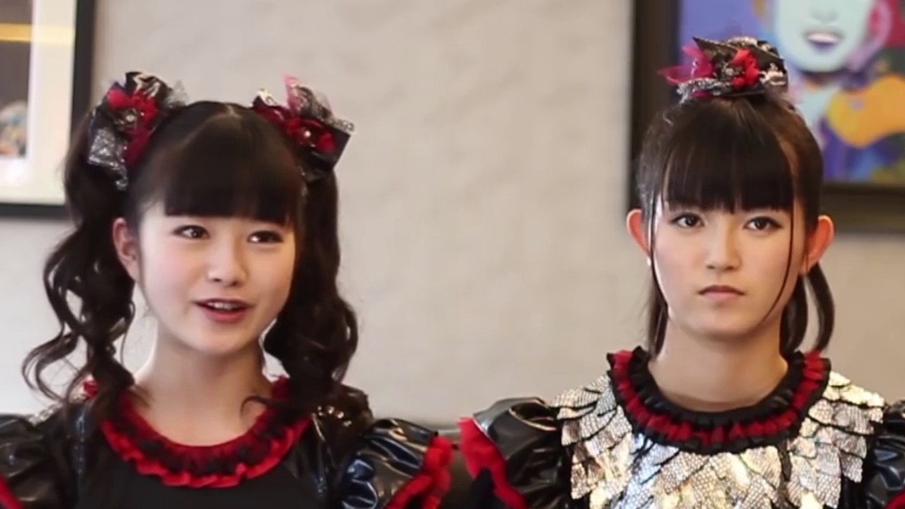 Yui Mizuno (水野由結) Staring into the camera compilation extended ver.