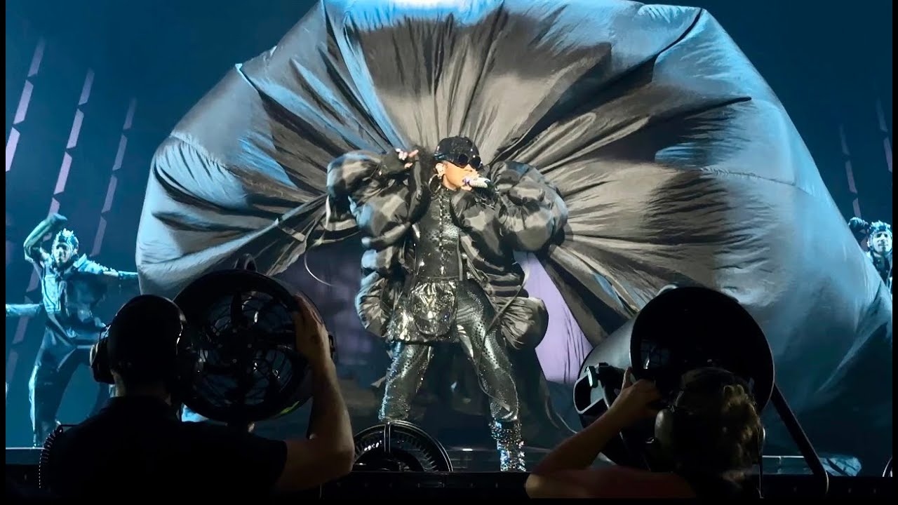 Missy Elliott – She's a Bitch/Gossip Folks – Live from The Out Of This World Tour at UBS Arena