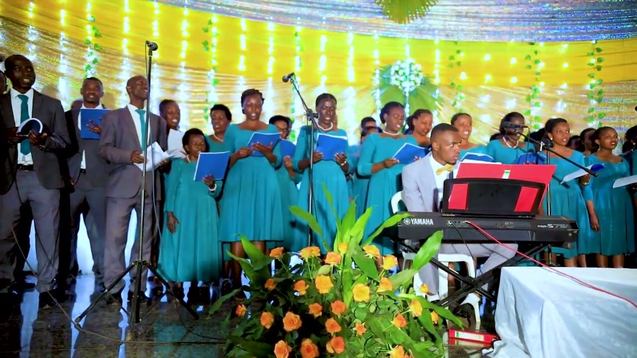 Noheri ibisingizo mu Ijuru. Live performed by Chorale Amis de la Croix Byumba