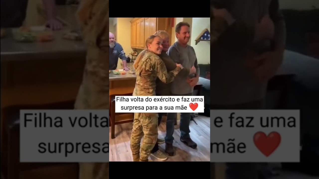 Filha volta do ex&eacute;rcito e faz surpresa para sua m&atilde;e