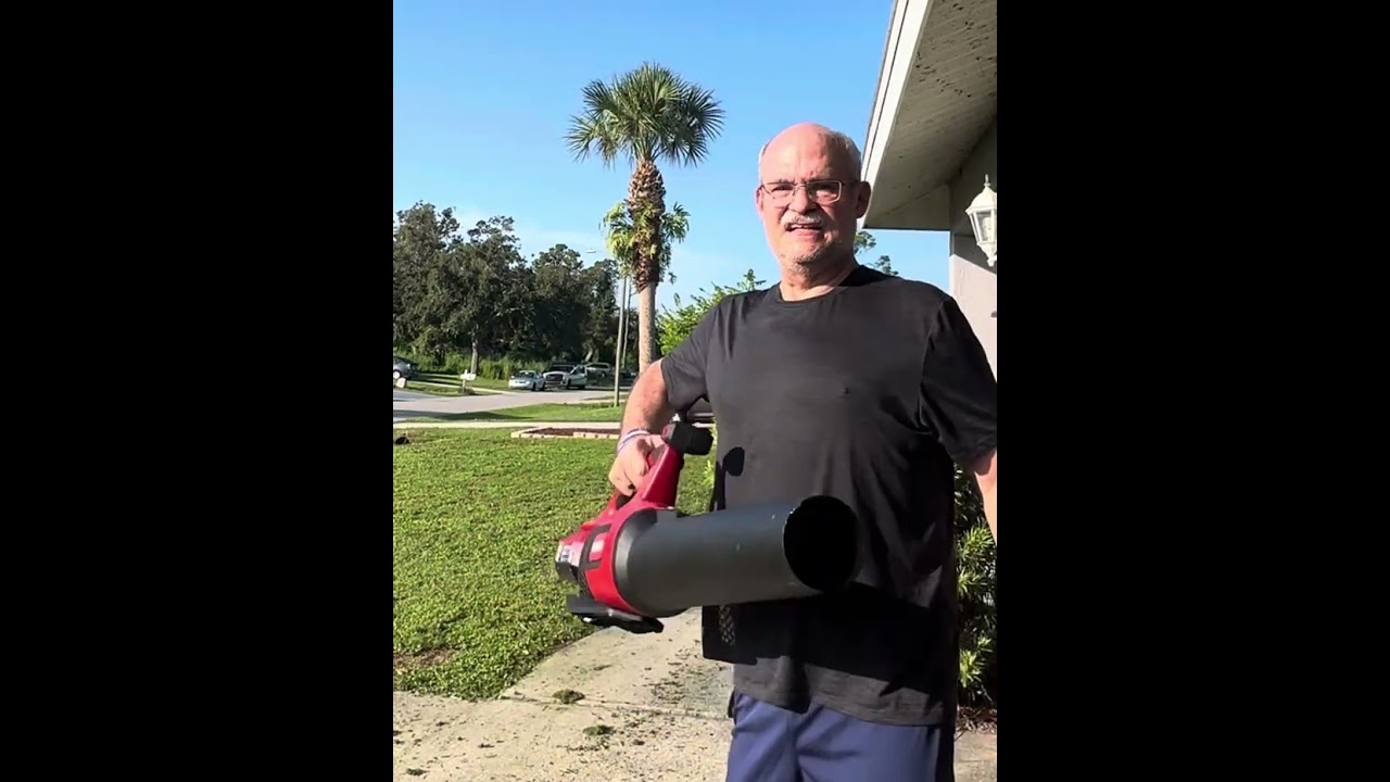 Toro Flex Force Blower and Trimmer Video! Works on a single rechargeable battery!
