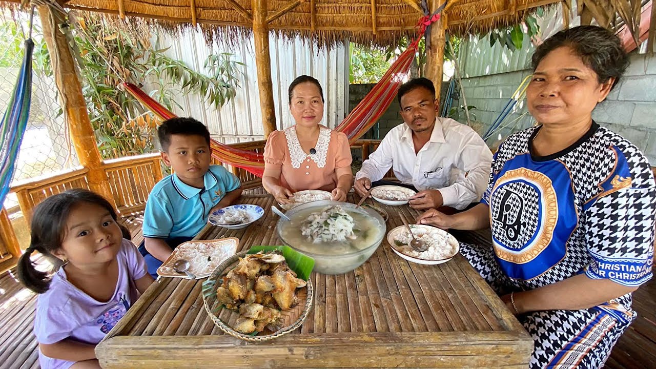 Happy Cambodian Family Eating Together | Cooking Young Banana Tree Sour Soup & fried fish